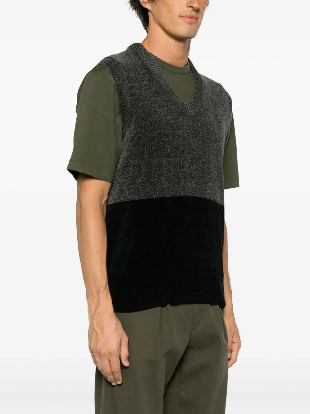 logo-embroidered two-tone vest